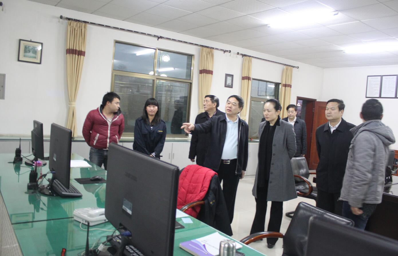 2014年1月，时任怀化市市长李晖莅临公司调研.JPG